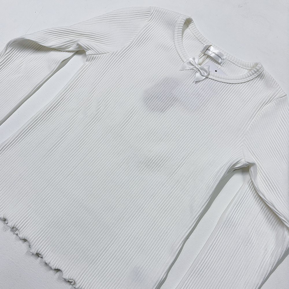 Camiseta rayada con moño